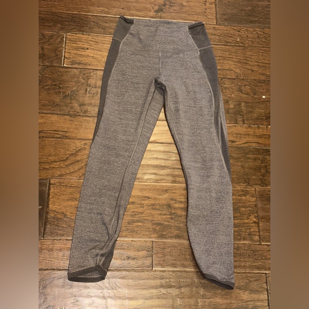Lululemon Athletica women’s gray leggings, size 6